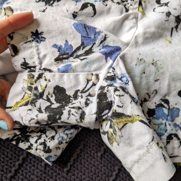 LOFT Lilac Floral 4" Shorts Sz 8 - Picture 3 of 11